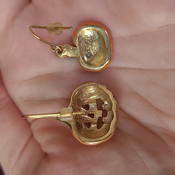🍂🎃Set of Vintage Mismatched Halloween earrings- for Crafting, Costumes, Repair - Picture 4 of 13